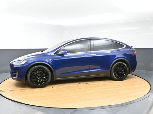 Used 2017 Tesla Model X 90D image 17