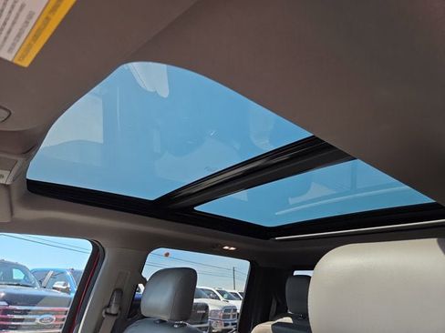 Used 2017 Ford F150 Lariat w/ Equipment Group 502A Luxury AWD/4WD image 9