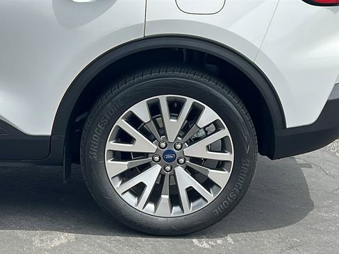 Used 2022 Ford Escape Titanium w/ Class II Trailer Tow Package AWD/4WD image 7