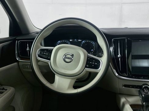 Used 2019 Volvo S60 T5 Momentum w/ Multimedia Package FWD image 18