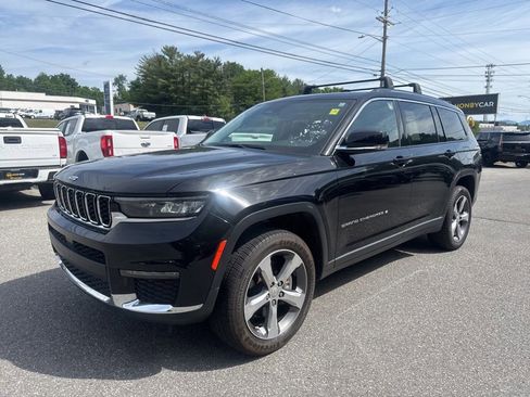 Used 2022 Jeep Grand Cherokee L Limited AWD/4WD image 3