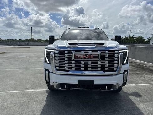 Used 2024 GMC Sierra 3500 Denali w/ Denali Reserve Package AWD/4WD image 19
