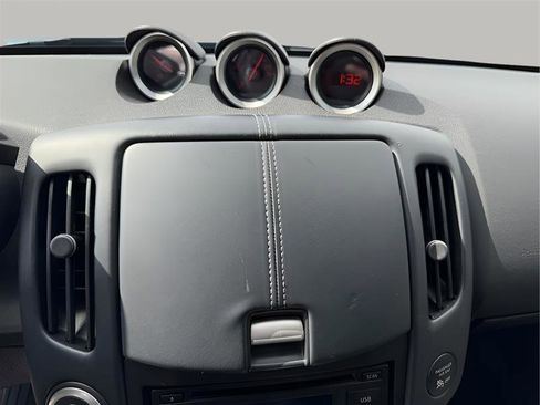 Used 2020 Nissan 370Z Coupe image 32