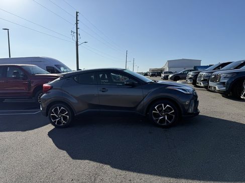 Used 2021 Toyota C-HR LE image 3