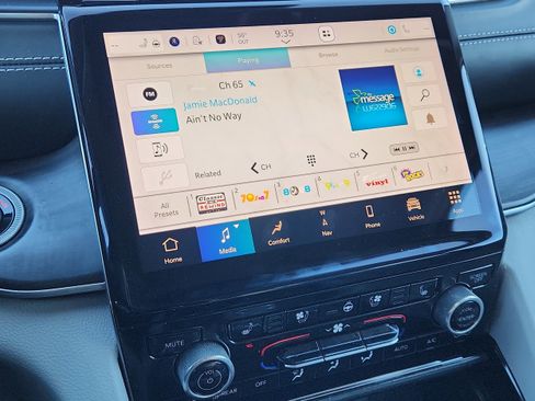 Used 2022 Jeep Grand Cherokee Overland w/ Advanced Protech Group III image 19