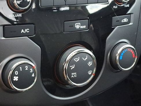 Used 2013 Kia Forte Koup SX w/ Leather Pkg image 16