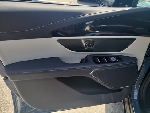 Certified 2025 Lincoln Nautilus Premier AWD/4WD image 12