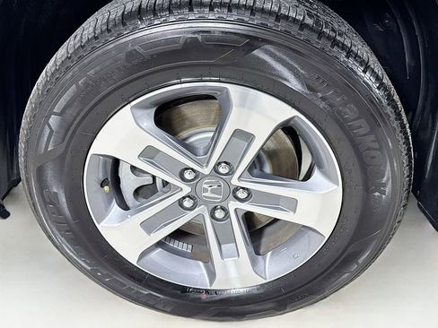 Used 2025 Honda Pilot EX-L image 43