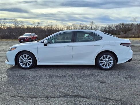 Used 2023 Toyota Camry LE image 23