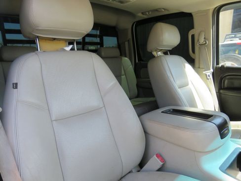 Used 2013 GMC Sierra 2500 SLT w/ SLT Convenience Package image 22