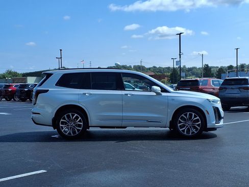 Used 2024 Cadillac XT6 Sport w/ Platinum Package AWD/4WD image 31