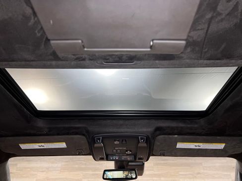 Used 2020 Cadillac Escalade Platinum AWD/4WD image 25