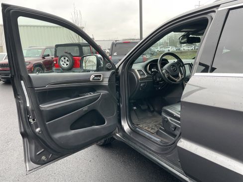 Used 2015 Jeep Grand Cherokee Limited w/ Luxury Group II image 33