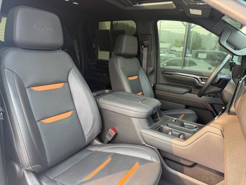 Used 2024 GMC Sierra 2500 AT4 w/ AT4 Premium Plus Package AWD/4WD image 18