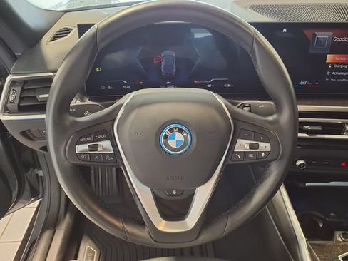 Used 2023 BMW i4 eDrive35 w/ Premium Package RWD image 8