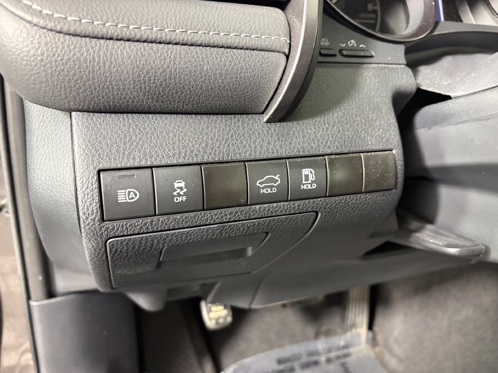 Used 2024 Toyota Camry SE FWD image 14