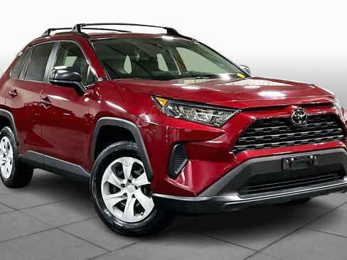 Used 2021 Toyota RAV4 LE image 3