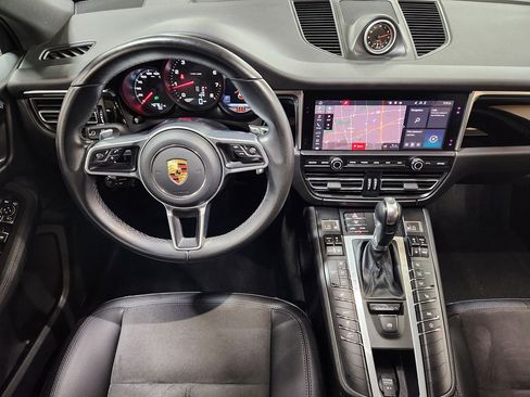 Used 2021 Porsche Macan image 48