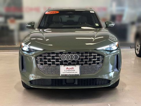 Used 2025 Audi Q5 Premium Plus w/ Premium Plus AWD/4WD image 2