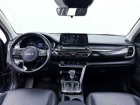 Certified 2022 Kia Seltos EX image 28