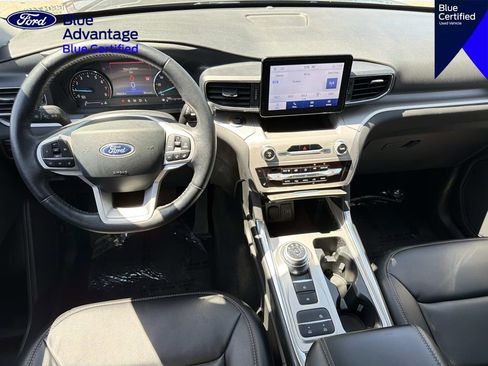 Certified 2023 Ford Explorer XLT w/ Equipment Group 202A RWD image 9