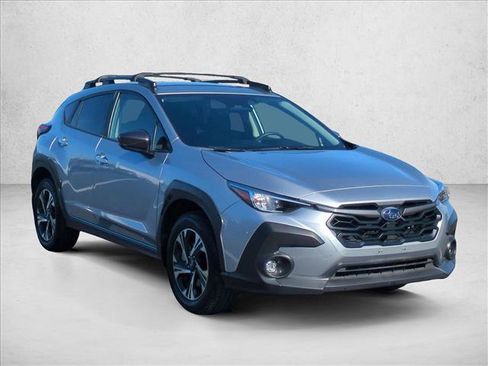 Used 2025 Subaru Crosstrek 2.0i Premium image 3