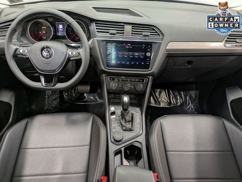Used 2021 Volkswagen Tiguan SE w/ Panoramic Sunroof Package AWD/4WD image 24