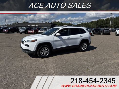 Used 2016 Jeep Cherokee Latitude w/ Cold Weather Group image 1