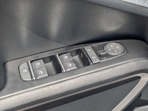 Certified 2025 Kia Soul S FWD image 21