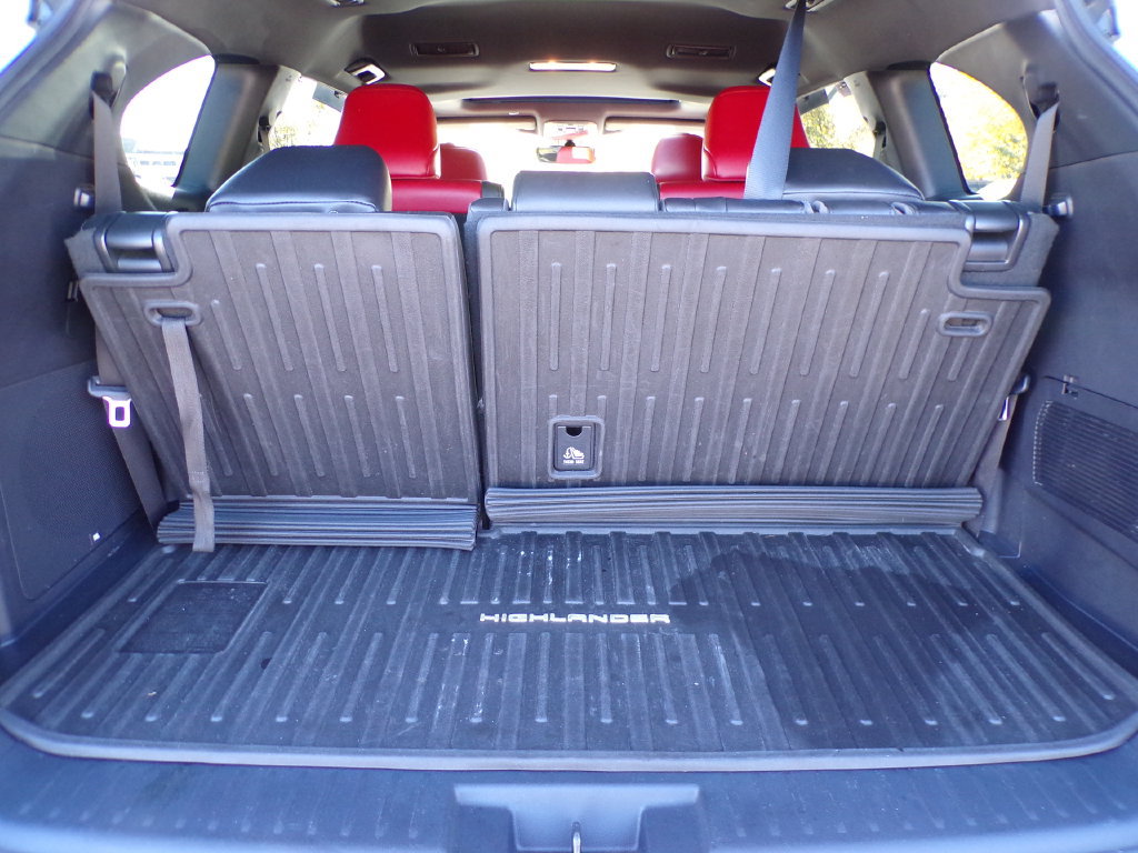 Used 2021 Toyota Highlander XSE AWD/4WD image 9