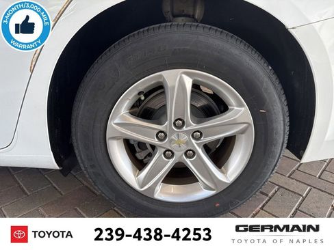 Used 2021 Chevrolet Malibu LS FWD image 13
