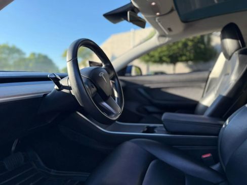 Used 2019 Tesla Model 3 Standard Range Plus image 23