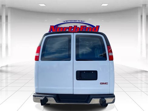 Used 2023 GMC Savana 2500 w/ Driver Convenience Package image 6