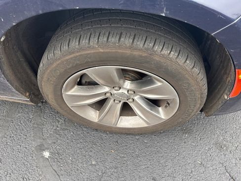 Used 2015 Dodge Charger SXT image 10