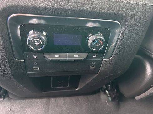 New 2026 Chevrolet Suburban Z71 image 30