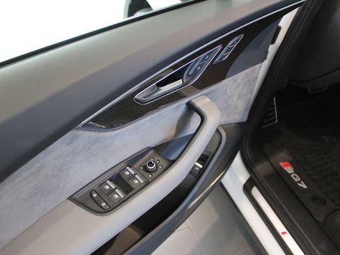 Used 2021 Audi SQ7 Premium Plus w/ Driver Assistance Package AWD/4WD image 31