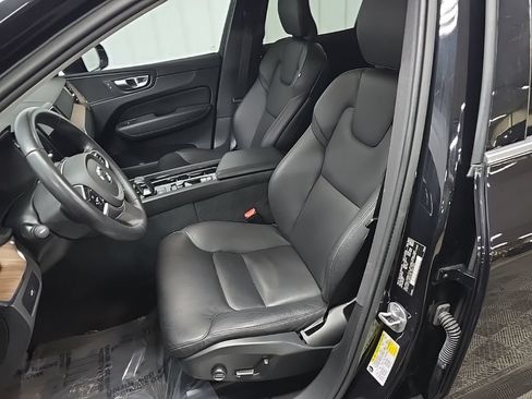 Used 2023 Volvo XC60 B5 Plus w/ Climate Package AWD/4WD image 33