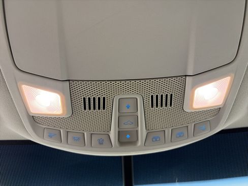 Used 2018 Ford Edge Titanium w/ Equipment Group 301A image 32