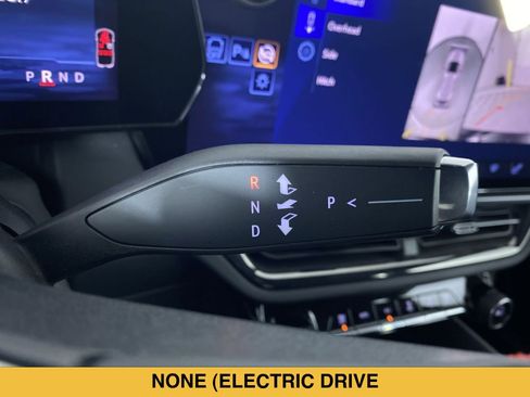 Certified 2024 Chevrolet Equinox EV RS FWD image 8