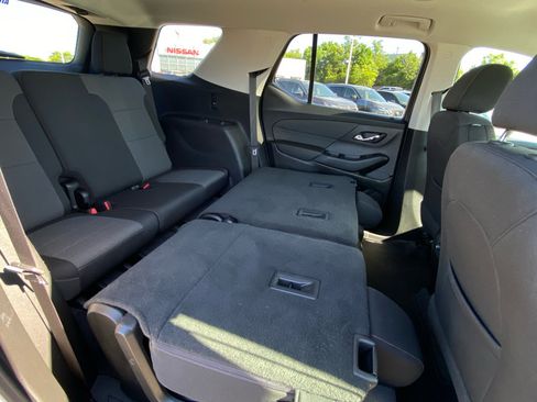 Used 2020 Chevrolet Traverse LS FWD image 18