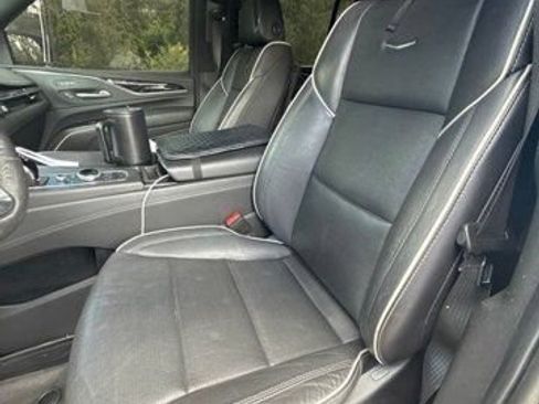 Used 2021 Cadillac Escalade Sport w/ Driver Assist Tech Package AWD/4WD image 10