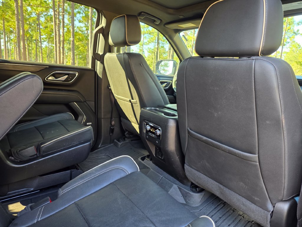 Used 2023 GMC Yukon XL SLT AWD/4WD image 23