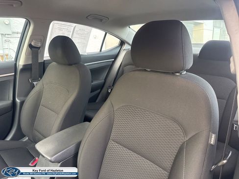 Used 2019 Hyundai Elantra SE w/ Cargo Package image 18