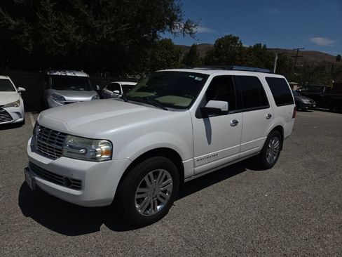 Used 2010 Lincoln Navigator 2WD image 1