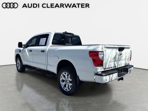 Used 2024 Nissan Titan SV w/ SV Convenience Package image 5