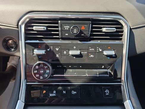 New 2026 Nissan Armada SL w/ Captain's Chari Seat Package image 27