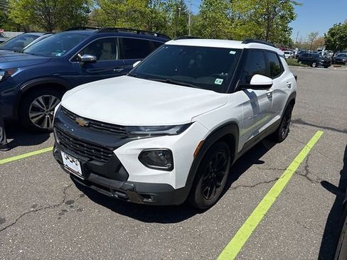 Used 2022 Chevrolet TrailBlazer ACTIV FWD image 2