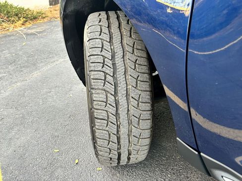 Used 2012 Lincoln MKX AWD image 27