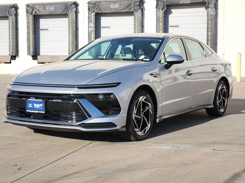 New 2026 Hyundai Sonata SEL FWD image 2