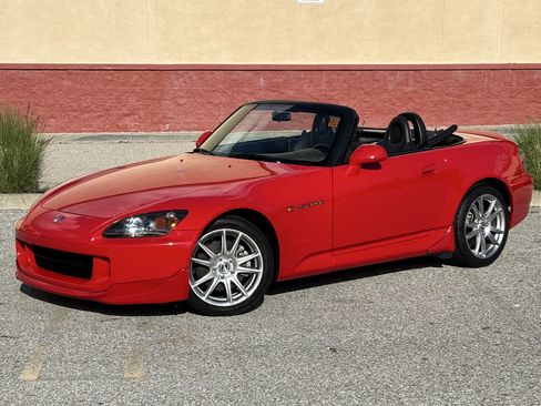 Used 2004 Honda S2000 image 3
